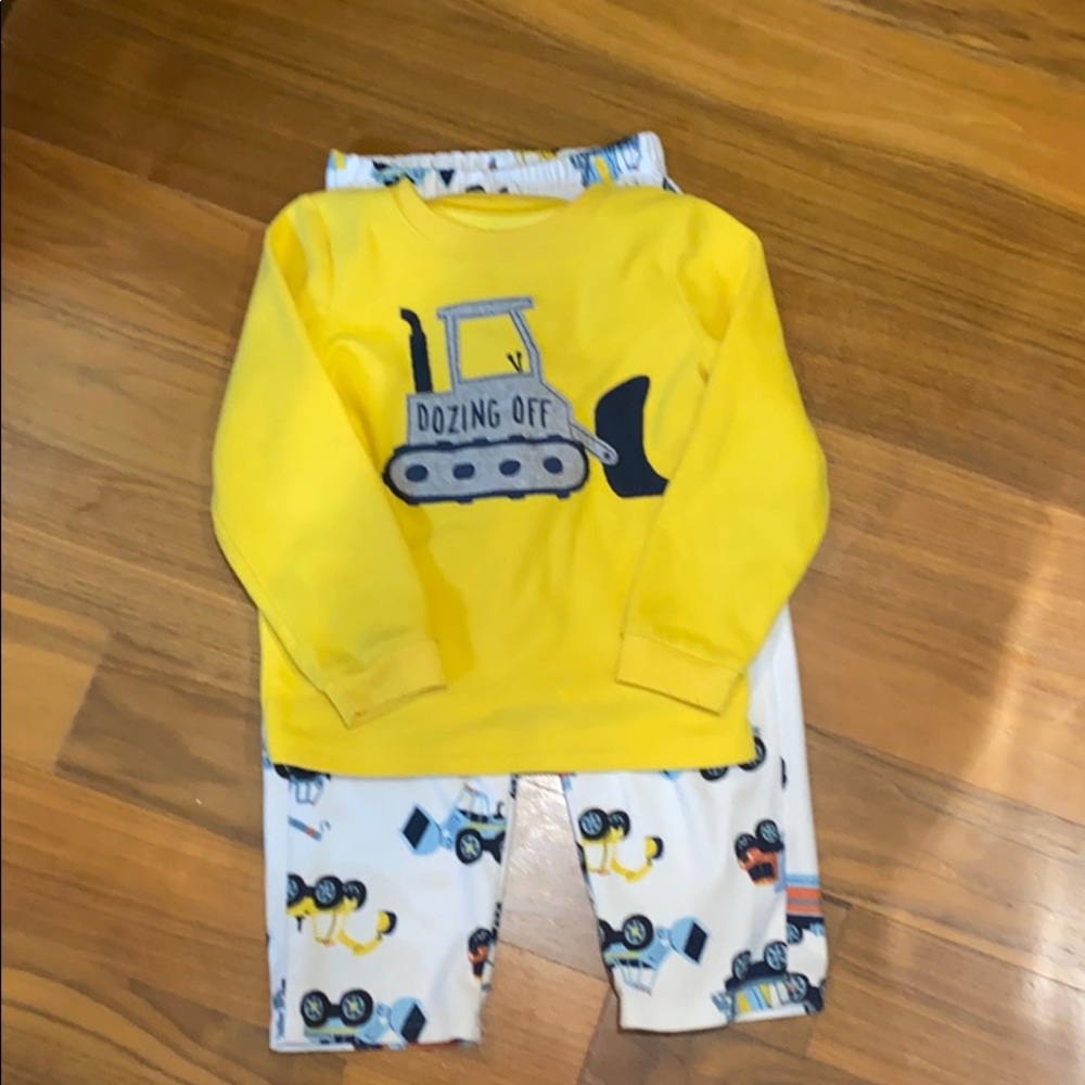 Carter’s construction pajama set size 6